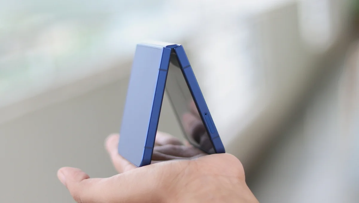 Samsung Galaxy Z Flip 8